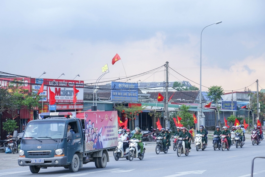 Phường Vũng Áng đã tổ chức tuyên truyền lưu động bằng xe loa về công tác bầu cử đại biểu Quốc hội và đại biểu HĐND các cấp nhiệm kỳ 2026 – 2031.