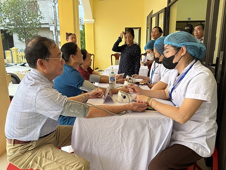 Người cao tuổi trên địa bàn TP đều được khám sức khỏe định kỳ 1 lầnnăm do ngân sách thanh toán