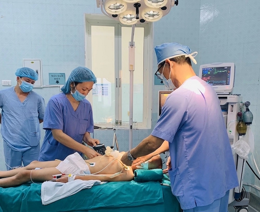 Cấp cứu kịp thời bệnh nhi chấn thương sọ não nặng sau tai nạn Cấp cứu kịp thời bệnh nhi chấn thương sọ não nặng sau tai nạn