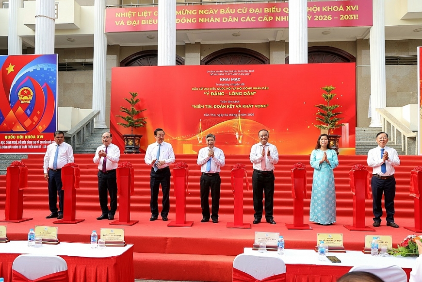 Lãnh đạo TP. Cần Thơ cắt băng khai mạc trưng bày chuyên đề “Bầu cử đại biểu Quốc hội khóa XVI và đại biểu Hội đồng nhân dân các cấp” với chủ đề “Ý Đảng – Lòng dân” Lãnh đạo TP. Cần Thơ cắt băng khai mạc trưng bày chuyên đề “Bầu cử đại biểu Quốc hội khóa XVI và đại biểu Hội đồng nhân dân các cấp” với chủ đề “Ý Đảng – Lòng dân”