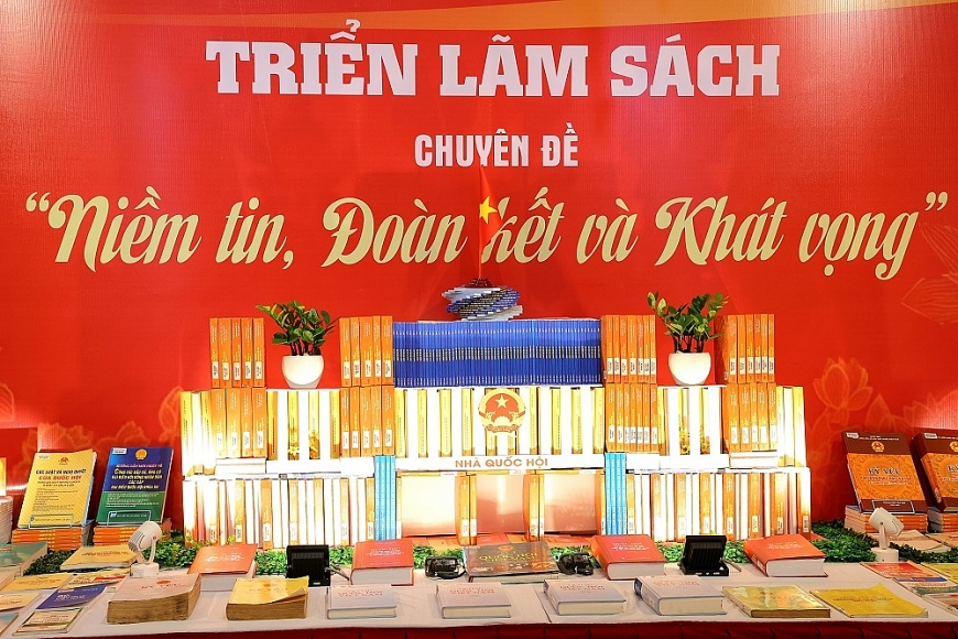 Triển lãm sách “Niềm tin, đoàn kết và khát vọng” giới thiệu khoảng 300 đầu sách, báo Triển lãm sách “Niềm tin, đoàn kết và khát vọng” giới thiệu khoảng 300 đầu sách, báo
