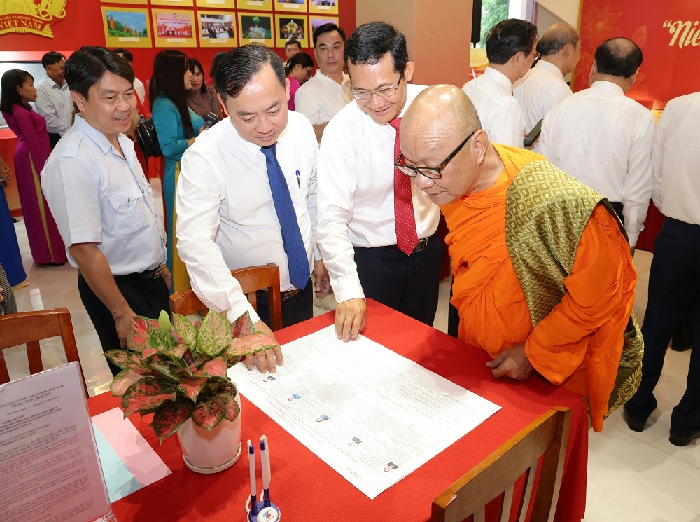 TP. Cần Thơ tổ chức trưng bày chuyên đề “Ý Đảng – Lòng dân” chào đón ngày hội bầu cử TP. Cần Thơ tổ chức trưng bày chuyên đề “Ý Đảng – Lòng dân” chào đón ngày hội bầu cử