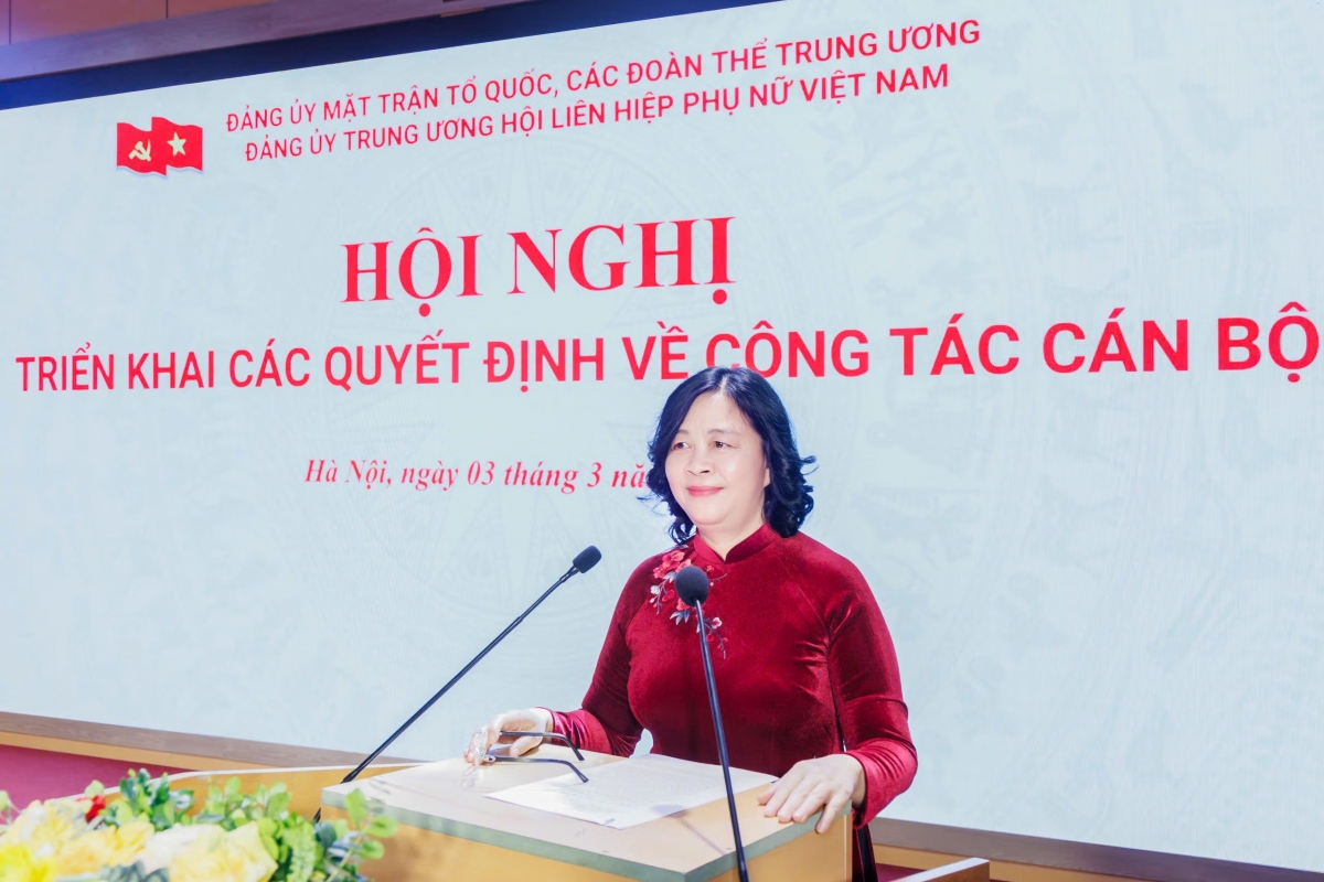 Chủ tịch UBTƯ MTTQ Việt Nam Bùi Thị Minh Hoài phát biểu giao nhiệm vụ Chủ tịch UBTƯ MTTQ Việt Nam Bùi Thị Minh Hoài phát biểu giao nhiệm vụ