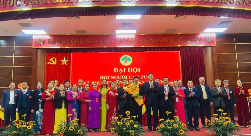 Ban Chấp hành Hội NCT xã Phúc Thọ ra mắt Đại hội Ban Chấp hành Hội NCT xã Phúc Thọ ra mắt Đại hội