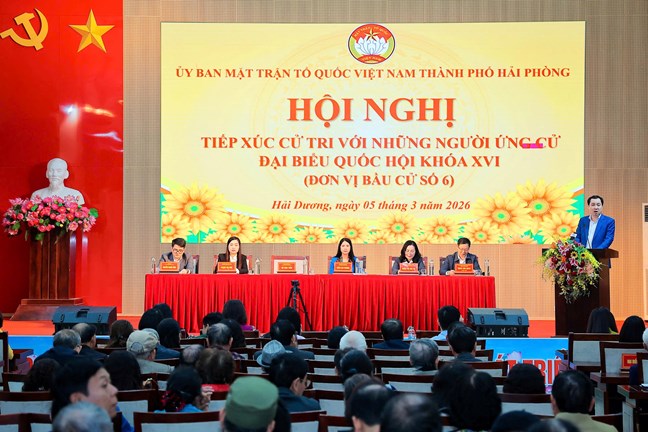 Cử tri kỳ vọng vào chương trình hành động của ông Vũ Văn Tiến Cử tri kỳ vọng vào chương trình hành động của ông Vũ Văn Tiến