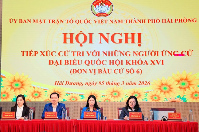 Cử tri kỳ vọng vào chương trình hành động của ông Vũ Văn Tiến Cử tri kỳ vọng vào chương trình hành động của ông Vũ Văn Tiến