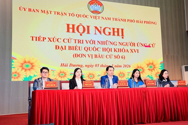 Cử tri kỳ vọng vào chương trình hành động của ông Vũ Văn Tiến Cử tri kỳ vọng vào chương trình hành động của ông Vũ Văn Tiến