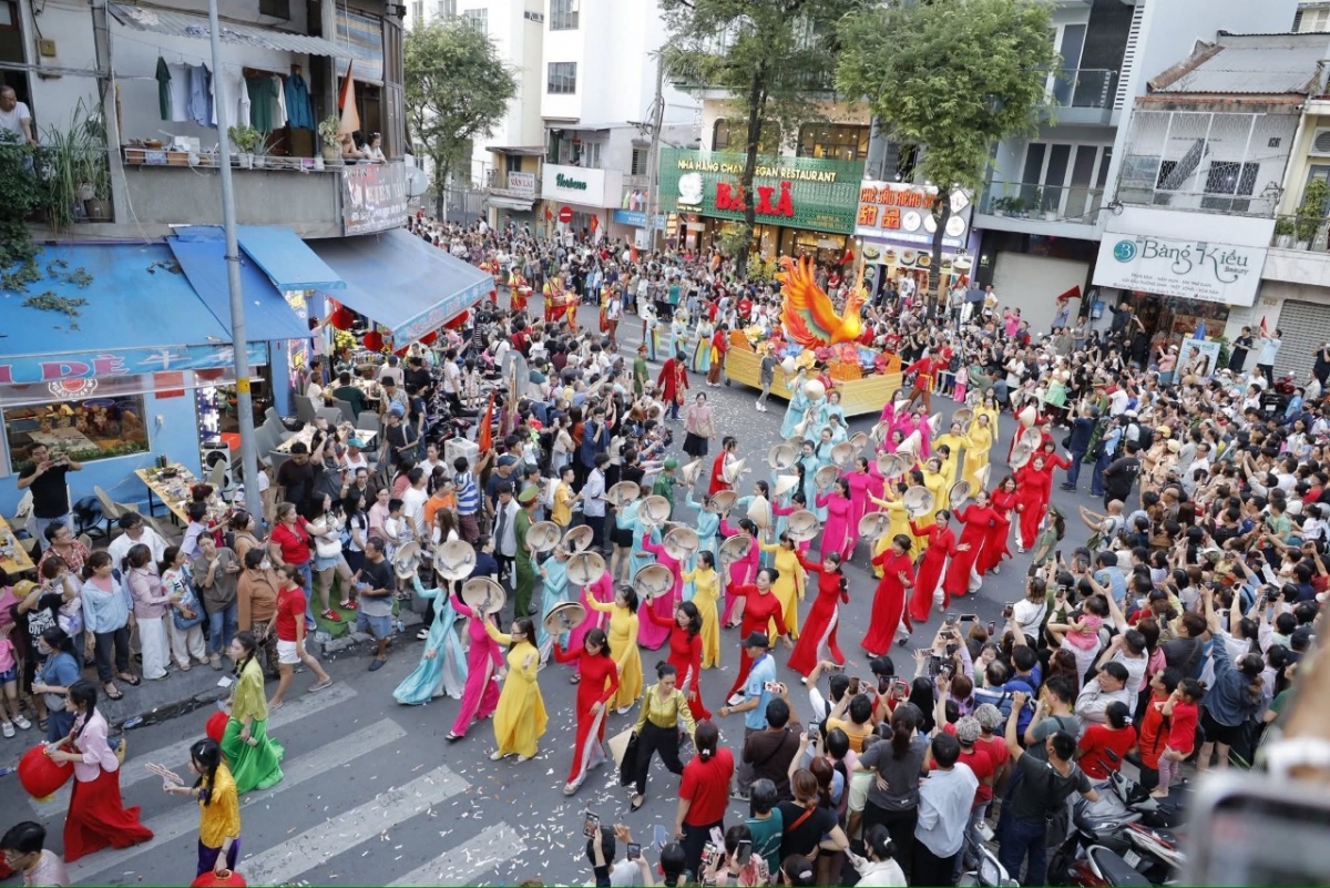 Tứ linh khai hội – Phúc lộc an khang giữa lòng Chợ Lớn Tứ linh khai hội – Phúc lộc an khang giữa lòng Chợ Lớn