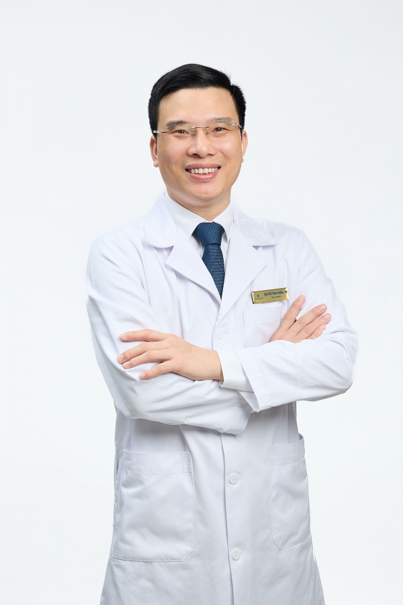 BSCKII Nguyễn Đình Hưởng - Bác sĩ Ngoại Thần kinh, Vinmec Times City - có nhiều năm kinh nghiệm trong lĩnh vực phẫu thuật sọ não và cột sống BSCKII Nguyễn Đình Hưởng - Bác sĩ Ngoại Thần kinh, Vinmec Times City - có nhiều năm kinh nghiệm trong lĩnh vực phẫu thuật sọ não và cột sống