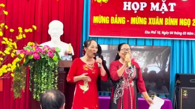 Hội viên người cao tuổi biểu diễn văn nghệ mừng Đảng, mừng Xuân 2026. Hội viên người cao tuổi biểu diễn văn nghệ mừng Đảng, mừng Xuân 2026.