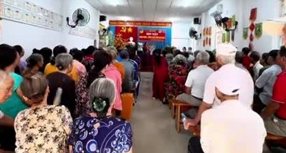 Quang cảnh buổi họp mặt đầu xuân của Chi hội Người cao tuổi Khu phố 10 Quang cảnh buổi họp mặt đầu xuân của Chi hội Người cao tuổi Khu phố 10