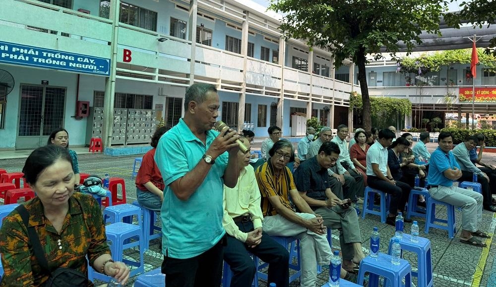 Các ứng cử viên HĐND phường Tân Hưng tiếp xúc cử tri tại đơn vị bầu cử số 1