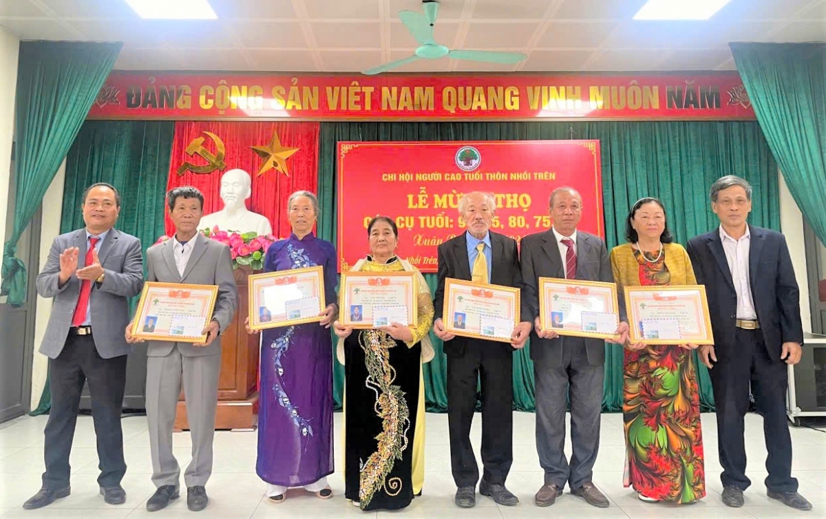 Mừng thọ NCT thôn Nhồi Trên, xã Đông Anh, TP Hà Nội nhân dịp Xuân Bính Ngọ 2026 Mừng thọ NCT thôn Nhồi Trên, xã Đông Anh, TP Hà Nội nhân dịp Xuân Bính Ngọ 2026