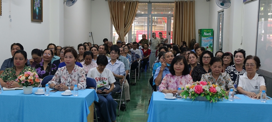 Đông đảo cán bộ, hội viên Hội Người cao tuổi trên địa bàn phường tham gia Đông đảo cán bộ, hội viên Hội Người cao tuổi trên địa bàn phường tham gia
