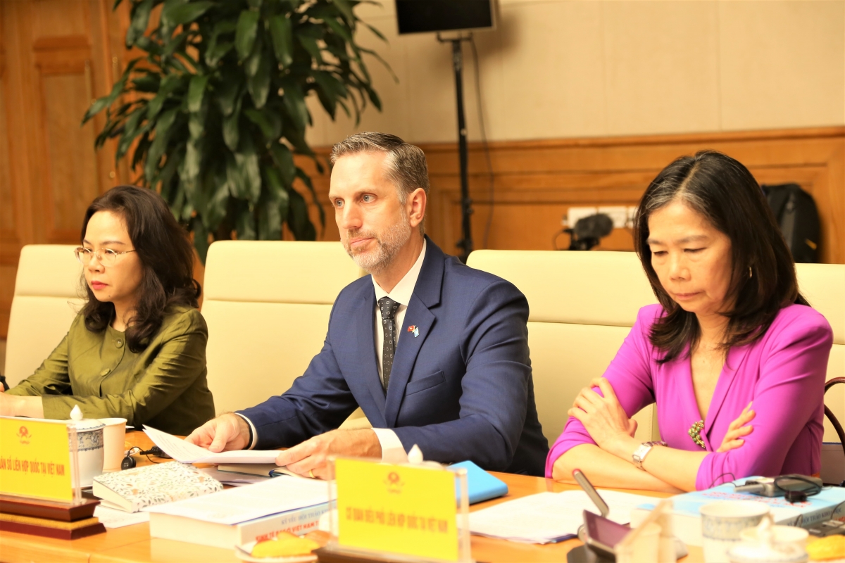 Bà Pauline Tamesis, Điều phối viên Thường trú Liên Hợp Quốc tại Việt Nam và ông Mathew Jackson, Trưởng Đại diện Quỹ Dân số Liên Hợp Quốc tại Việt Nam dự Hội nghị Bà Pauline Tamesis, Điều phối viên Thường trú Liên Hợp Quốc tại Việt Nam và ông Mathew Jackson, Trưởng Đại diện Quỹ Dân số Liên Hợp Quốc tại Việt Nam dự Hội nghị