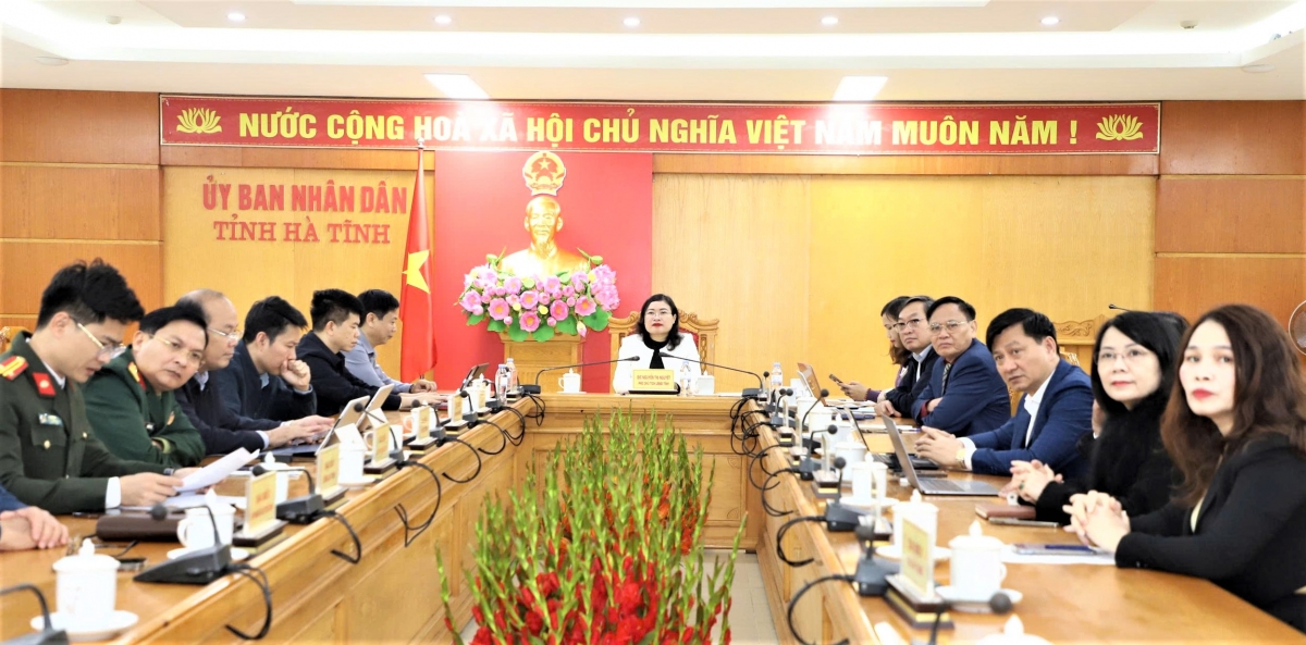 Quang cảnh cuộc họp tại điểm cầu tỉnh Hà Tĩnh Quang cảnh cuộc họp tại điểm cầu tỉnh Hà Tĩnh