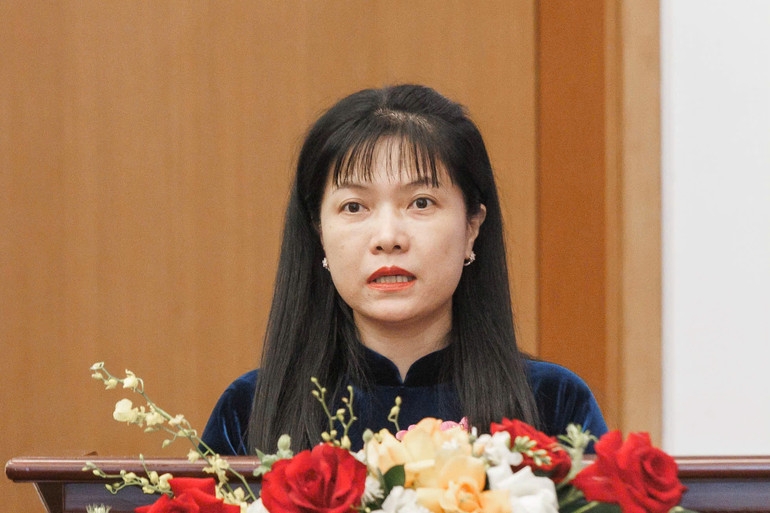 Đồng chí Tạ Thị Yên, Phó Chủ nhiệm Ủy ban Công tác đại biểu, Phó Chánh Văn phòng Thường trực Hội đồng Bầu cử Quốc gia, Ủy viên Tiểu ban Nhân sự thuộc Hội đồng Bầu cử Quốc gia báo cáo tóm tắt về tình hình triển khai công tác chuẩn bị cho Ngày bầu cử (15/3/2026). Đồng chí Tạ Thị Yên, Phó Chủ nhiệm Ủy ban Công tác đại biểu, Phó Chánh Văn phòng Thường trực Hội đồng Bầu cử Quốc gia, Ủy viên Tiểu ban Nhân sự thuộc Hội đồng Bầu cử Quốc gia báo cáo tóm tắt về tình hình triển khai công tác chuẩn bị cho Ngày bầu cử (15/3/2026).