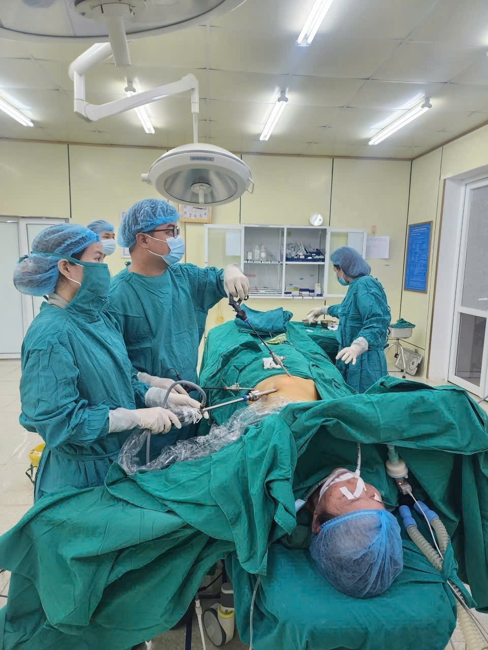 Một ca phẫu thuật viêm ruột thừa của đội ngũ y, bác sỹ Trung tâm y tế Hoàng Mai Một ca phẫu thuật viêm ruột thừa của đội ngũ y, bác sỹ Trung tâm y tế Hoàng Mai