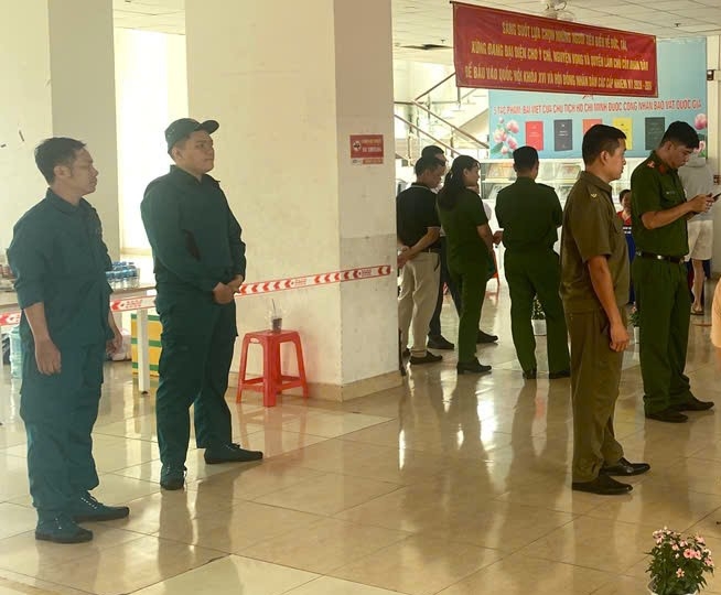 TP. Hồ Chí Minh: Cử tri tại chung cư Hưng Ngân, phường Trung Mỹ Tây tích cực tham gia bầu cử