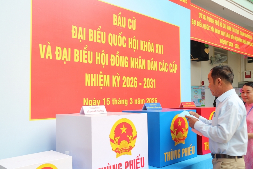 Phường Tân Hưng rộn ràng ngày hội bầu cử, người cao tuổi gương mẫu đi đầu