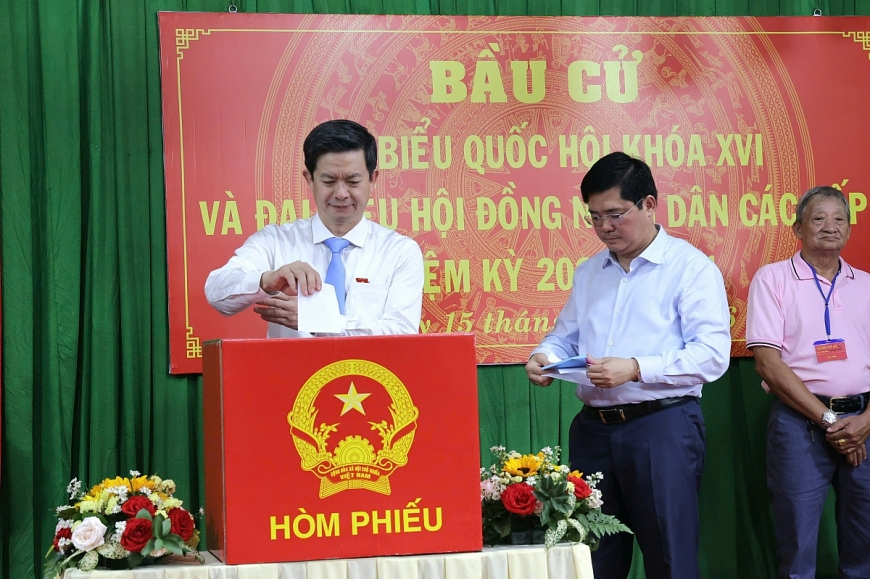 Ông Lê Quang Tùng - Ủy viên Ban Chấp hành Trung ương Đảng, Bí thư Thành ủy Cần Thơ Khu vực bỏ phiếu số 22, Đơn vị bầu cử số 5, phường Ninh Kiều