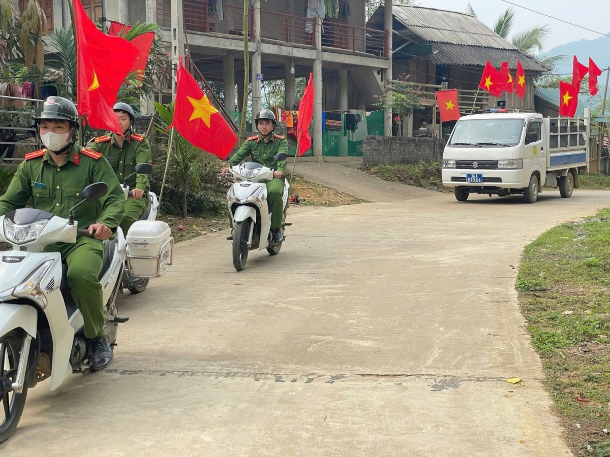 Các lực lượng tăng cường công tác tuần tra, kiểm soát trên các tuyến, địa bàn trọng điểm, khu vực bầu cử
