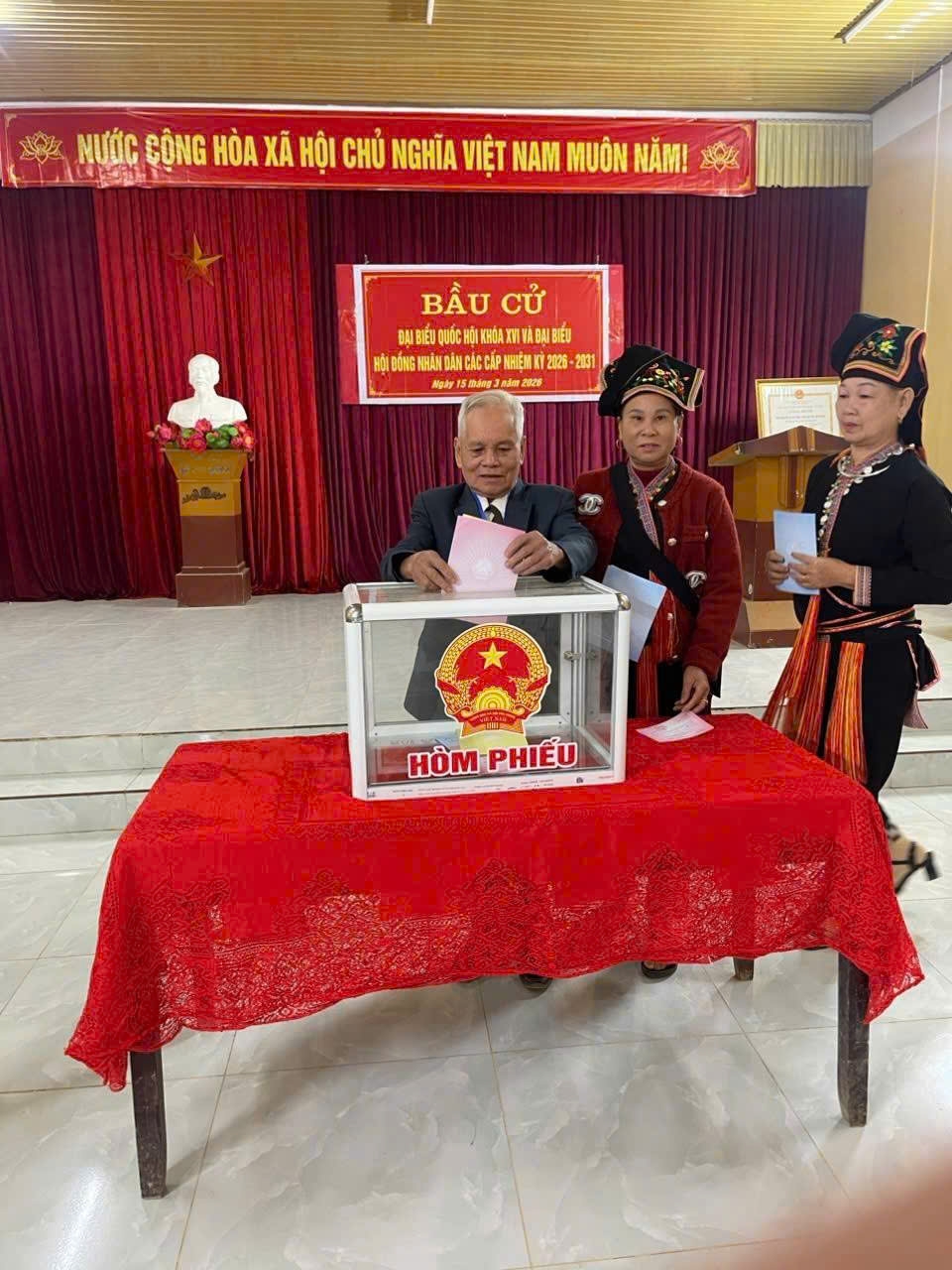 Lào Cai: Tỷ lệ cử tri đi bầu đạt 99,998% Lào Cai: Tỷ lệ cử tri đi bầu đạt 99,998%