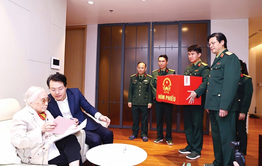 Những cử tri trăm tuổi trong Ngày hội non sông