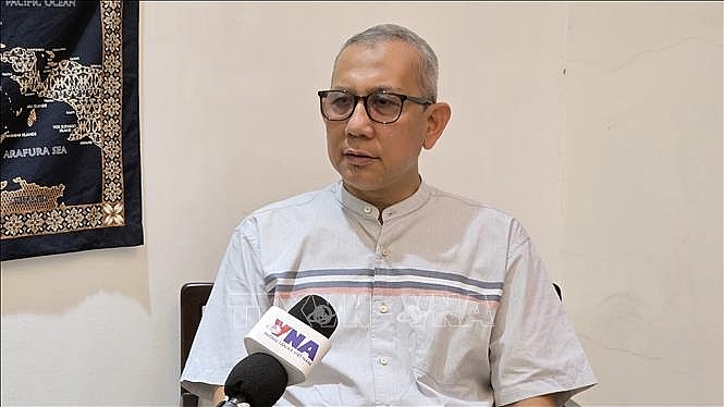 Ông Beni Sukadis, Viện Nghiên cứu Quốc phòng và Chiến lược Indonesia (Lesperssi). Ông Beni Sukadis, Viện Nghiên cứu Quốc phòng và Chiến lược Indonesia (Lesperssi).