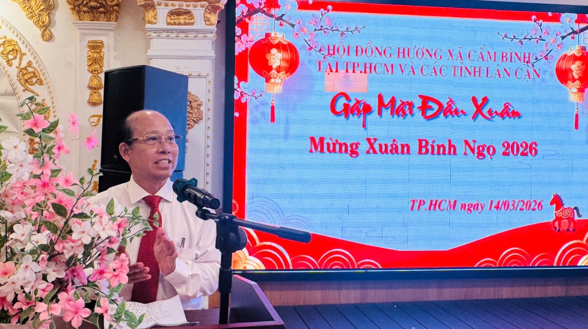 Ông Võ Văn Tý, Phó Chủ tịch Hội đồng hương xã Cẩm Bình tại TP. Hồ Chí Minh, phát biểu tại chương trình Ông Võ Văn Tý, Phó Chủ tịch Hội đồng hương xã Cẩm Bình tại TP. Hồ Chí Minh, phát biểu tại chương trình