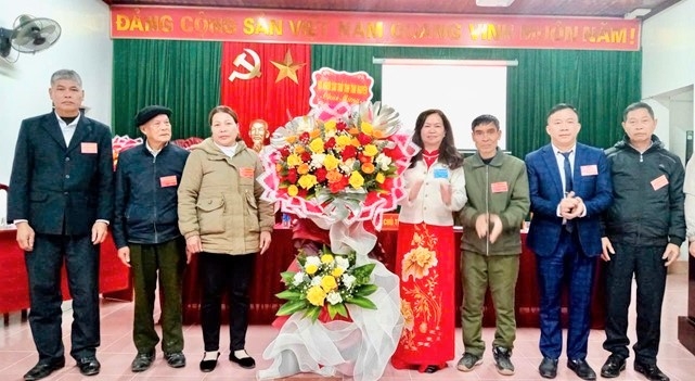 Thường trực Hội NCT tỉnh chúc mừng Đại hội Hội NCT xã Côn Minh