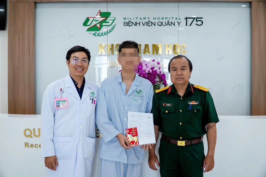 Nhờ được phát hiện và can thiệp kịp thời trong “giờ vàng”, các bác sĩ tại Bệnh viện Quân y 175 phẫu thuật cấp cứu thành công nam sinh viên bị xoắn tinh hoàn, bảo tồn được cơ quan sinh sản Nhờ được phát hiện và can thiệp kịp thời trong “giờ vàng”, các bác sĩ tại Bệnh viện Quân y 175 phẫu thuật cấp cứu thành công nam sinh viên bị xoắn tinh hoàn, bảo tồn được cơ quan sinh sản