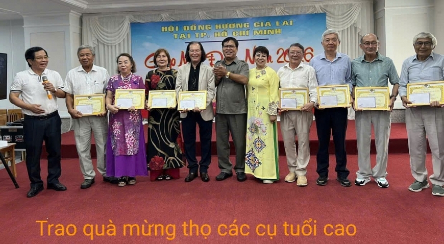 “Giữ trọn nghĩa tình Gia Lai giữa lòng Sài Gòn” “Giữ trọn nghĩa tình Gia Lai giữa lòng Sài Gòn”