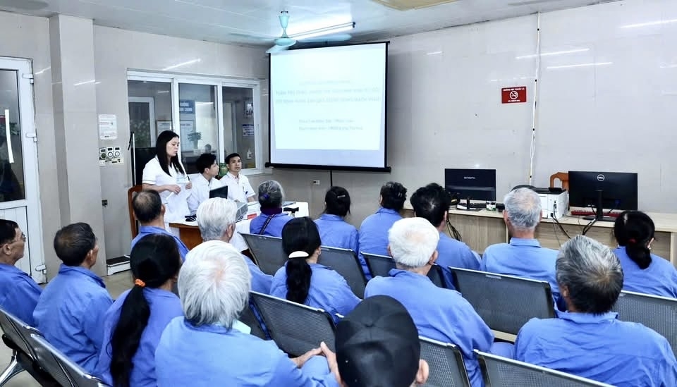 Hướng dẫn bệnh nhân sau đặt stent động mạch vành tại Bệnh viện đa khoa tỉnh Ninh Bình Hướng dẫn bệnh nhân sau đặt stent động mạch vành tại Bệnh viện đa khoa tỉnh Ninh Bình