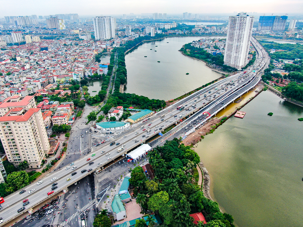 Nghị quyết của Bộ Chính trị về xây dựng và phát triển Thủ đô Hà Nội trong kỷ nguyên mới Chú thích ảnh
