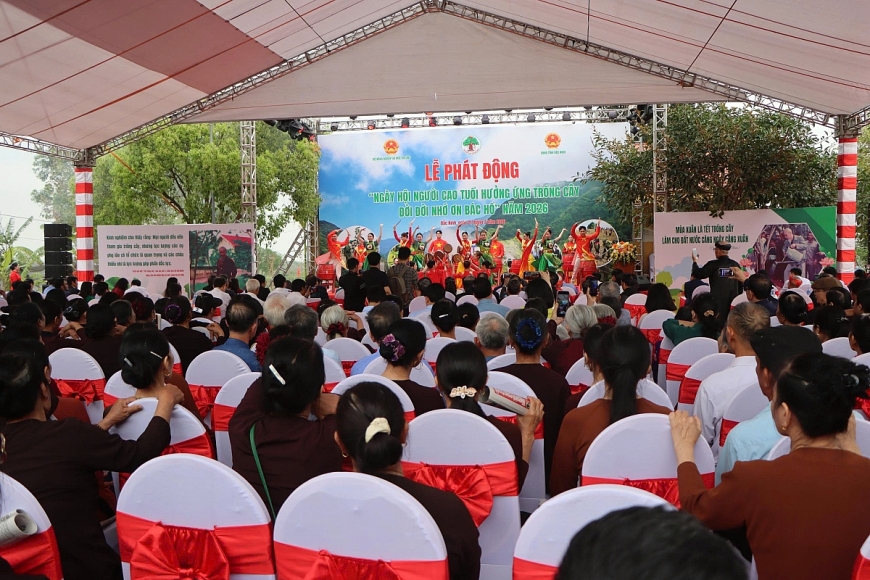 Khoảnh khắc đẹp tại "Ngày hội người cao tuổi hưởng ứng trồng cây đời đời nhớ ơn Bác Hồ” năm 2026 Khoảnh khắc đẹp tại "Ngày hội người cao tuổi hưởng ứng trồng cây đời đời nhớ ơn Bác Hồ” năm 2026
