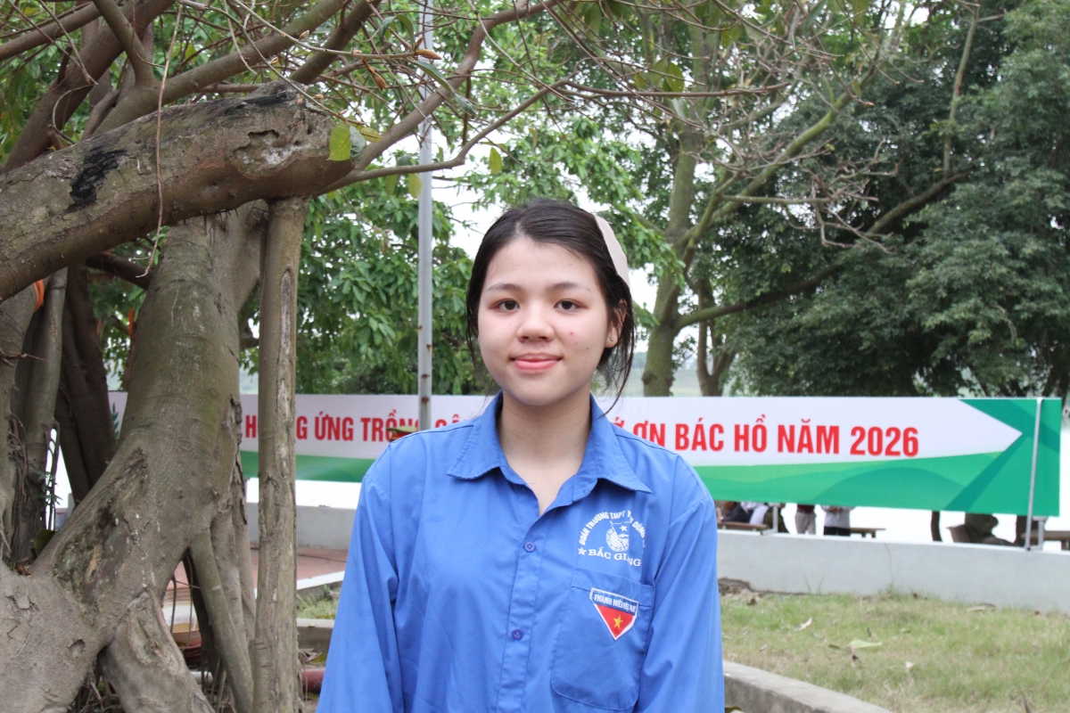 Đoàn viên Hoàng Thu Phương xúc động khi được góp sức vào một hoạt động giàu ý nghĩa. Với chị, mỗi mầm xanh không chỉ làm đẹp cảnh quan mà còn là hành động thiết thực gìn giữ môi trường sống. Đoàn viên Hoàng Thu Phương xúc động khi được góp sức vào một hoạt động giàu ý nghĩa. Với chị, mỗi mầm xanh không chỉ làm đẹp cảnh quan mà còn là hành động thiết thực gìn giữ môi trường sống.