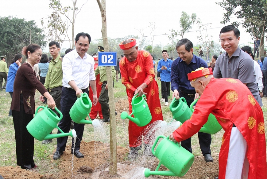 Phát động Ngày hội người cao tuổi trồng cây góp phần xây dựng Việt Nam xanh, bền vững Phát động Ngày hội người cao tuổi trồng cây góp phần xây dựng Việt Nam xanh, bền vững