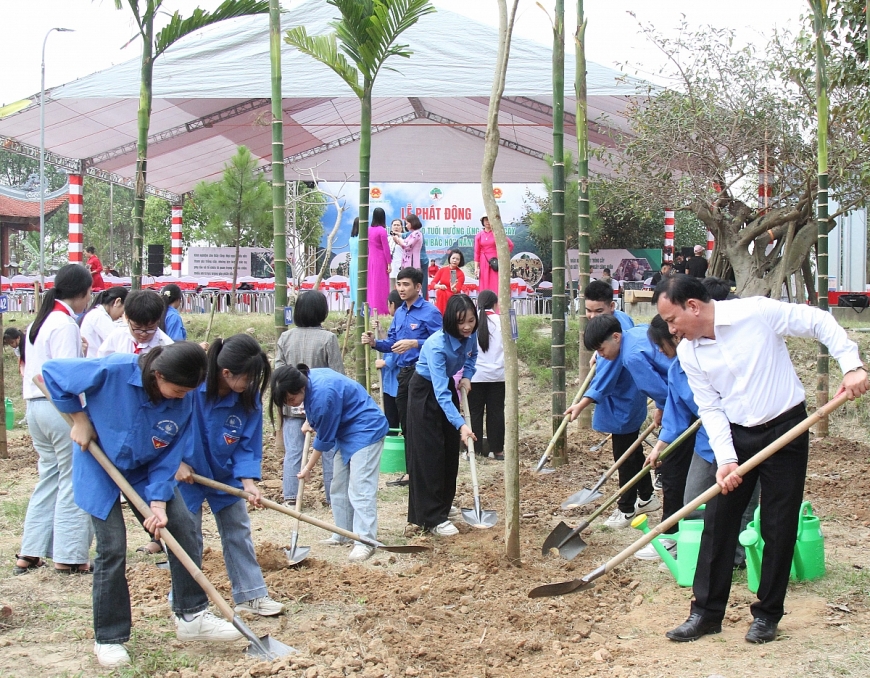 Phát động Ngày hội người cao tuổi trồng cây góp phần xây dựng Việt Nam xanh, bền vững Phát động Ngày hội người cao tuổi trồng cây góp phần xây dựng Việt Nam xanh, bền vững