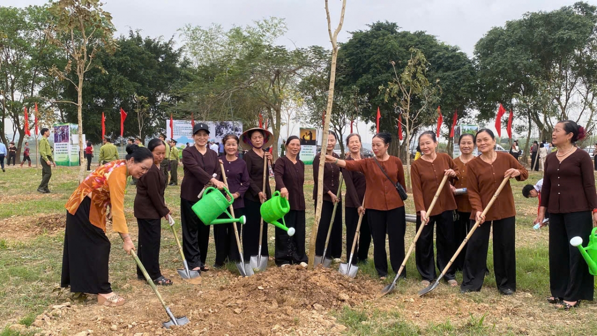 Phóng sự ảnh: Ngày hội NCT hưởng ứng phát động Tết trồng cây “Đời đời nhớ ơn Bác Hồ” năm 2026 Phóng sự ảnh: Ngày hội NCT hưởng ứng phát động Tết trồng cây “Đời đời nhớ ơn Bác Hồ” năm 2026