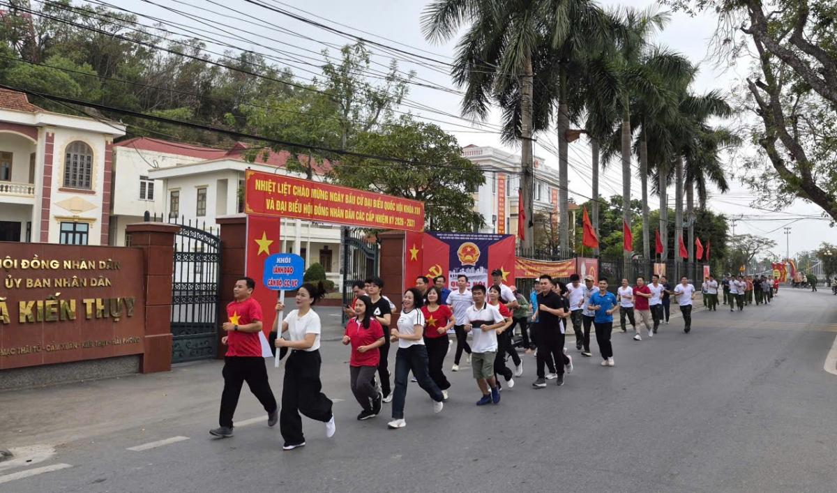Tại xã Kiến Thụy, Ngày chạy Olympic cũng diễn ra trong không khí hào hứng Tại xã Kiến Thụy, Ngày chạy Olympic cũng diễn ra trong không khí hào hứng