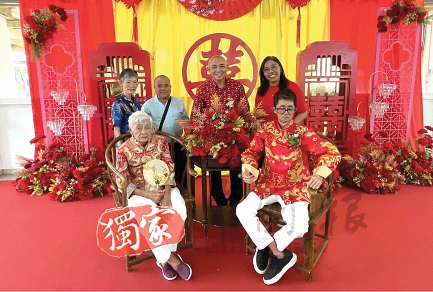 Cụ bà 91 tuổi nên duyên với cụ ông 67 tuổi sau 3 tháng hẹn hò trong viện dưỡng lão Cụ bà 91 tuổi nên duyên với cụ ông 67 tuổi sau 3 tháng hẹn hò trong viện dưỡng lão