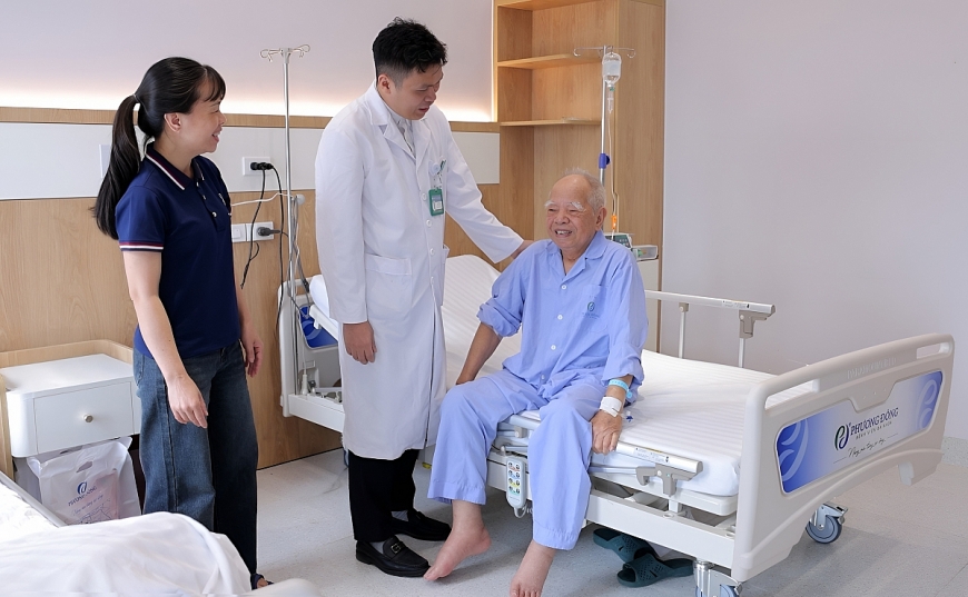 Bệnh viện Đa khoa Phương Đông: iều trị khối u 11cm và vi khuẩn đa kháng cho cụ ông 87 tuổi gần như liệt chân Bệnh viện Đa khoa Phương Đông: iều trị khối u 11cm và vi khuẩn đa kháng cho cụ ông 87 tuổi gần như liệt chân