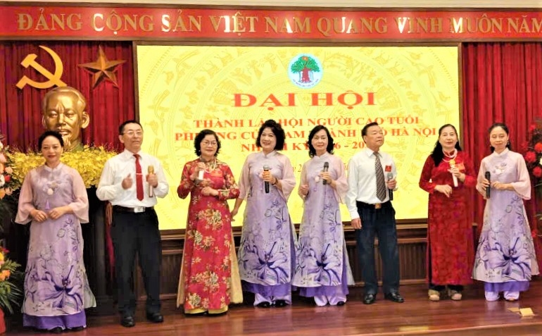 Tiết mục văn nghệ chào mừng Đại hội Tiết mục văn nghệ chào mừng Đại hội