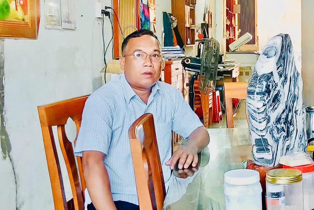 Ông Đổng Vính, Trưởng thôn Phú Nhuận cho biết ông Đổng Hộ là người cao tuổi tiêu biểu của thôn. Ông Đổng Vính, Trưởng thôn Phú Nhuận cho biết ông Đổng Hộ là người cao tuổi tiêu biểu của thôn.
