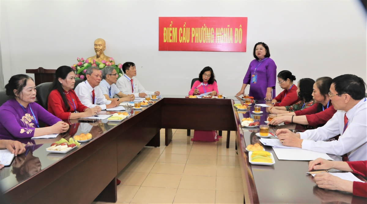 Bà Nguyễn Kim Lê phát biểu chỉ đạo Hội nghị Ban Chấp hành Hội NCT phường lần thứ nhất Bà Nguyễn Kim Lê phát biểu chỉ đạo Hội nghị Ban Chấp hành Hội NCT phường lần thứ nhất