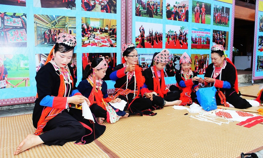 Tưng bừng khai hội làng của người Dao, Bằng Cả Giữ lửa truyền thống từ lễ hội Bằng Cả