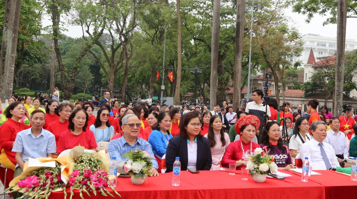 Các đại biểu tham dự chương trình Các đại biểu tham dự chương trình