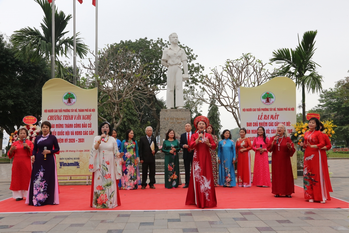 Tiết mục văn nghệ của CLB văn nghệ, dân vũ Tiết mục văn nghệ của CLB văn nghệ, dân vũ