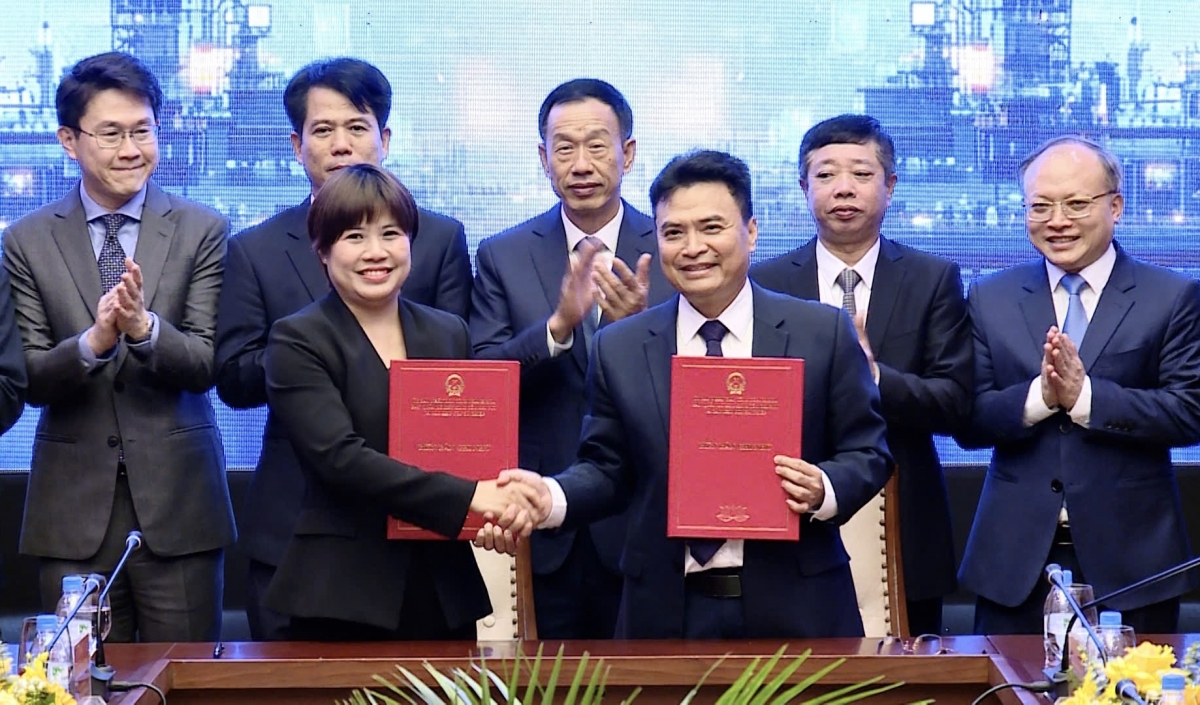 Trong khuôn khổ của Hội nghị, tỉnh Thanh Hóa đã ký kết biên bản ghi nhớ đầu tư với các doanh nghiệp trong và ngoài nước Trong khuôn khổ của Hội nghị, tỉnh Thanh Hóa đã ký kết biên bản ghi nhớ đầu tư với các doanh nghiệp trong và ngoài nước